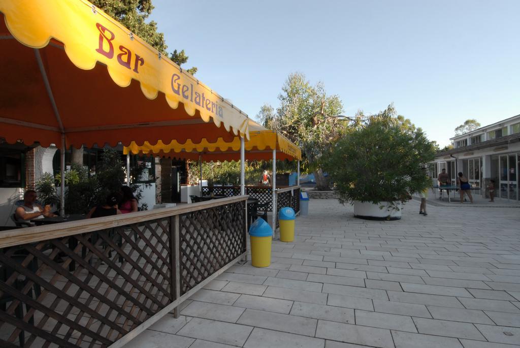 Villaggio Camping Uria Foce Varano Ngoại thất bức ảnh