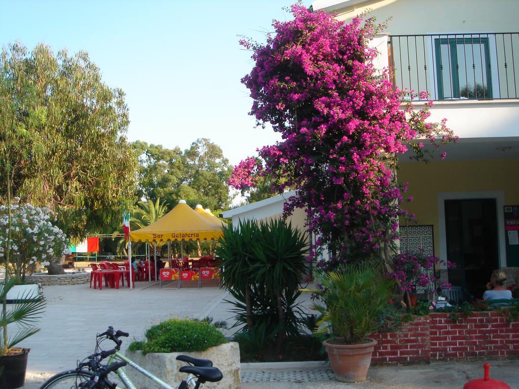 Villaggio Camping Uria Foce Varano Ngoại thất bức ảnh