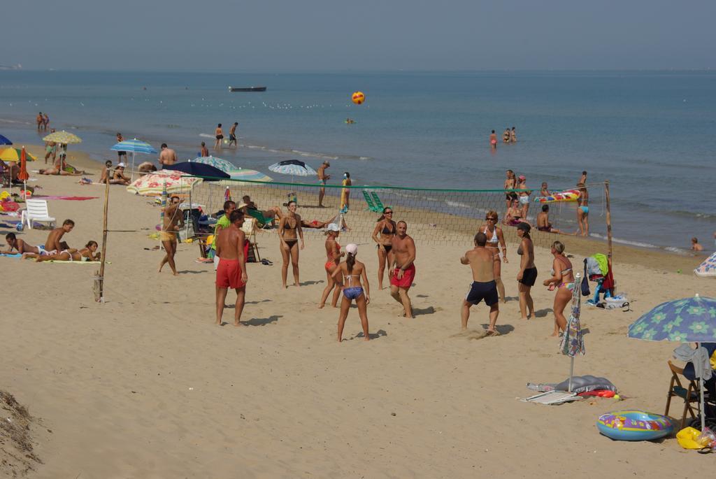 Villaggio Camping Uria Foce Varano Ngoại thất bức ảnh