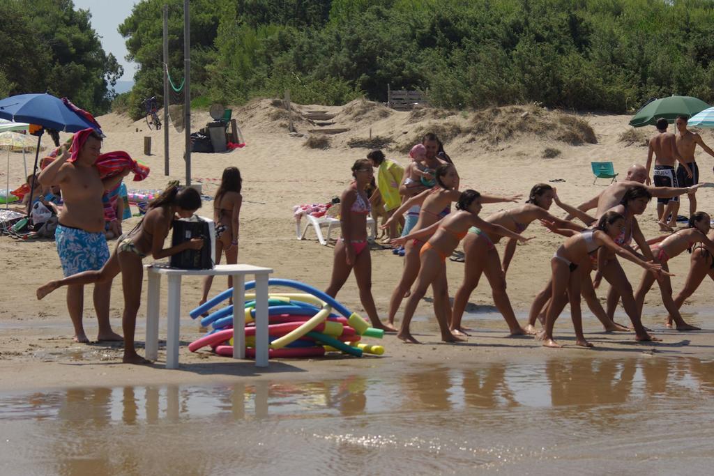 Villaggio Camping Uria Foce Varano Ngoại thất bức ảnh