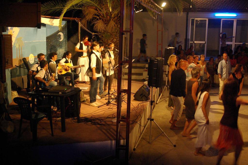 Villaggio Camping Uria Foce Varano Ngoại thất bức ảnh